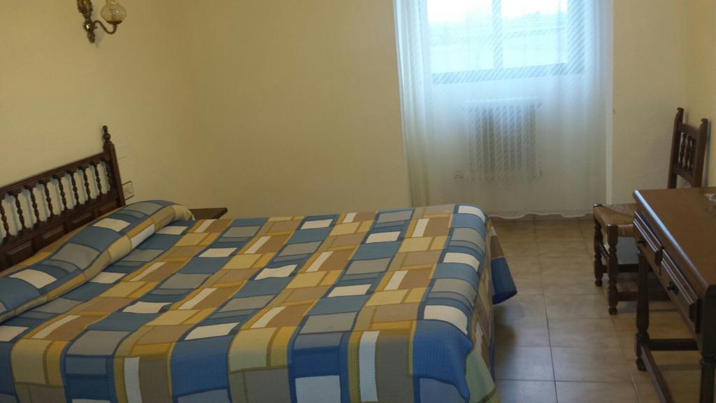 Hostal Botafumeiro Mota del Marqués Екстериор снимка