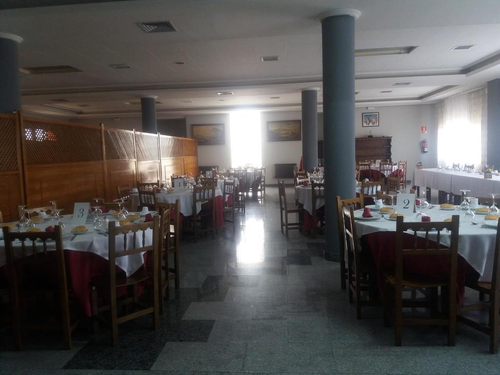 Hostal Botafumeiro Mota del Marqués Екстериор снимка